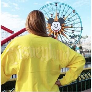 Disneyland Resort Spirit Jersey Dapper Yellow Long Sleeve Size Large